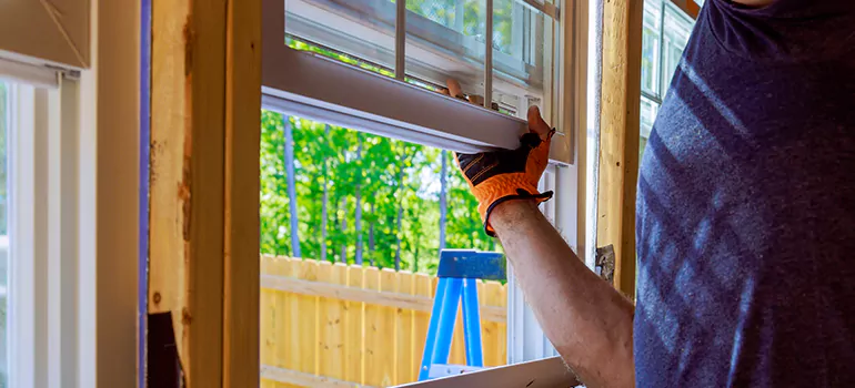 >Bay Window Curtain Rail Track in Oshawa, Ontario